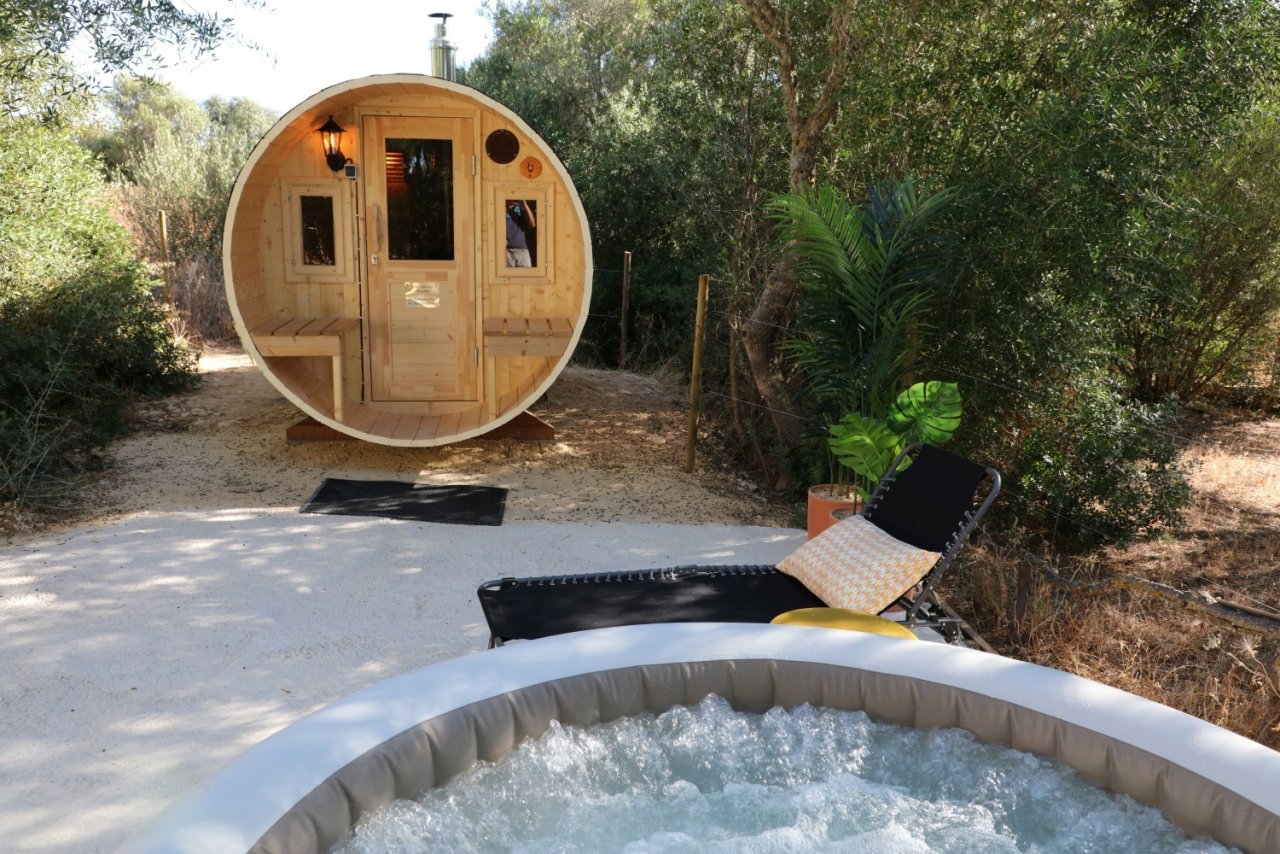 Sauna und Whirlpool