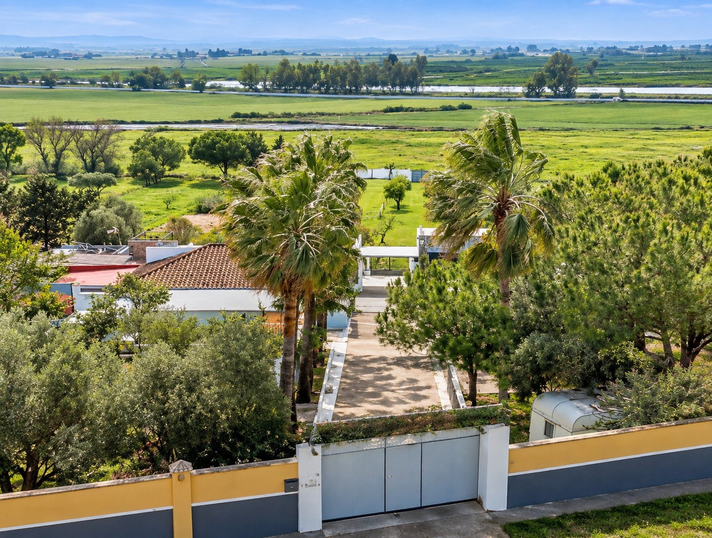 Chiclana de la Frontera: Chiclana, Finca con mucho metros construidos, piscina y ideal para caballos Chiclana de la Frontera: Chiclana, Finca con mucho metros construidos, piscina y ideal para caballos