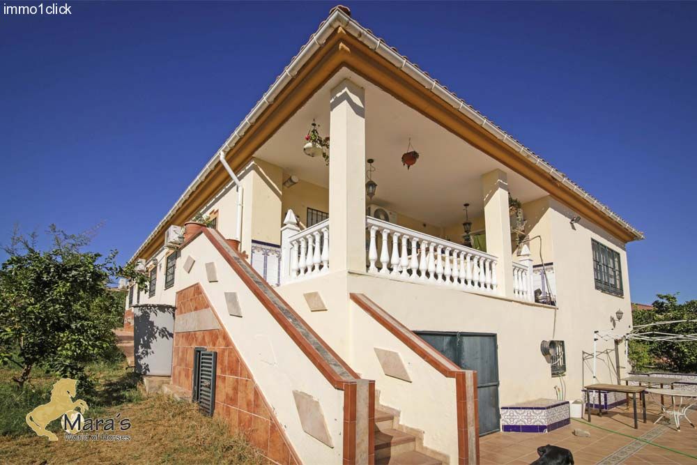 Casa con piscina y cuadras para caballos, Sevilla, Coto Donana, en venta   