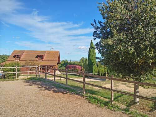 2531 España, Valencia, Montserrat, finca con cuadra de caballos en venta