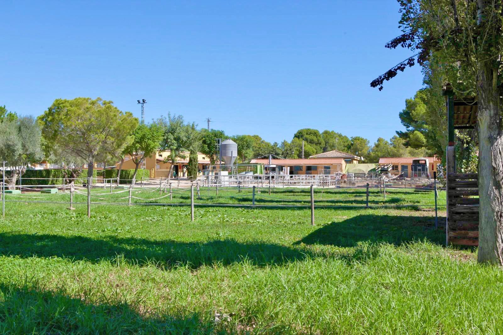 2535SG España, Valencia, Betera, casa con instalaciones ecuestres en venta