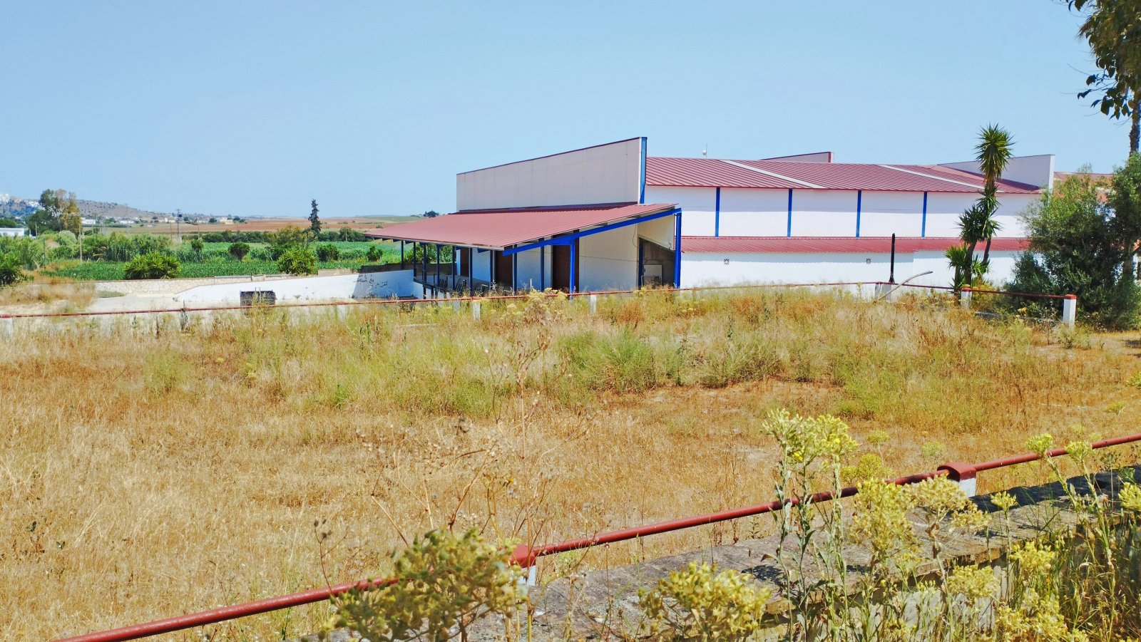 2536M Andalucía, Arcos de la Frontera, finca con almacenes, plaza de toros, casa y espacio para eventos en venta.