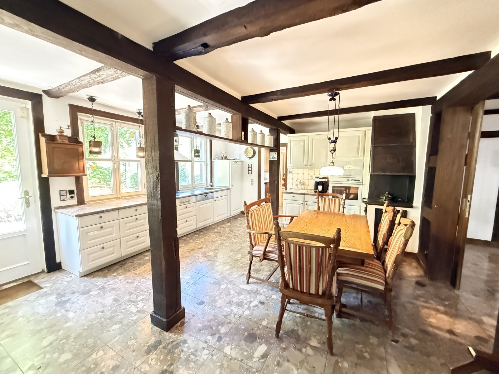 2611-1 Hamburgo, propiedad ecuestre, finca hípica, casa con cuadras en venta.