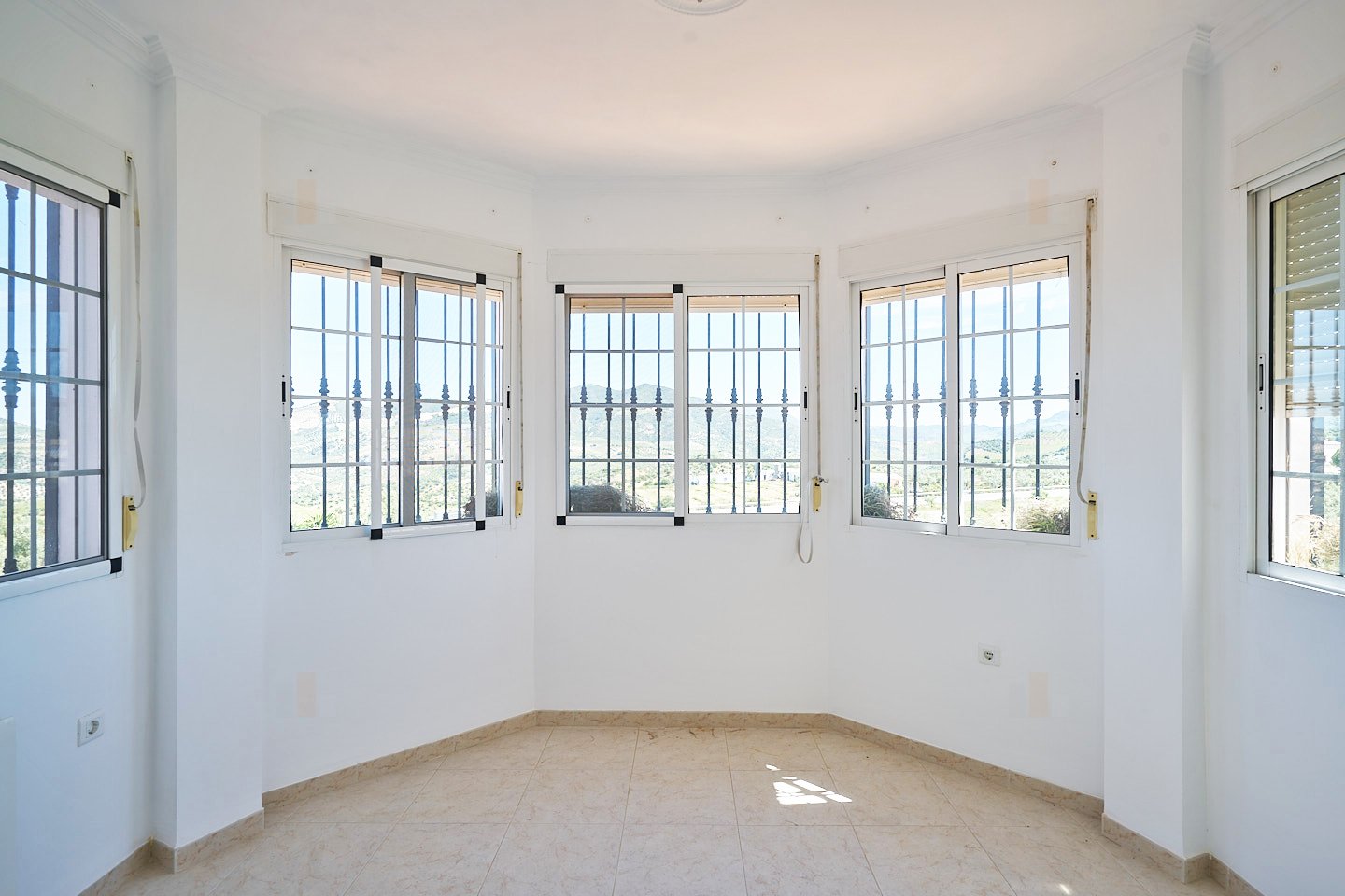 2614KN Andalucía, provincia de Cádiz, Olvera, finca, piscina, olivos en venta 2614KN Andalucía, provincia de Cádiz, Olvera, finca, piscina, olivos en venta