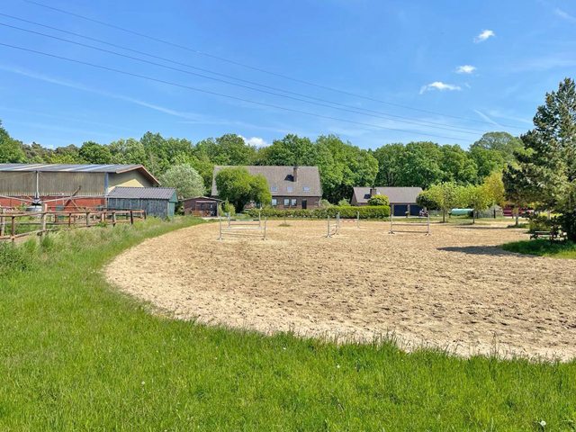 Baden-Württemberg, nahe Kaiserbach - Haus mit Pferdestall in toller Lage zu verkaufen